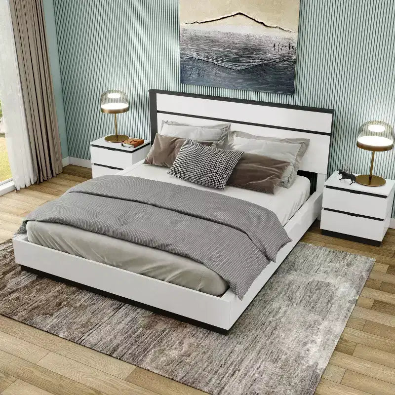 Lit Queen moderne 3 pièces Pape avec 2 tables de chevet Blanc/Gris métallisé - miBasics : Ensemble de meubles contemporains